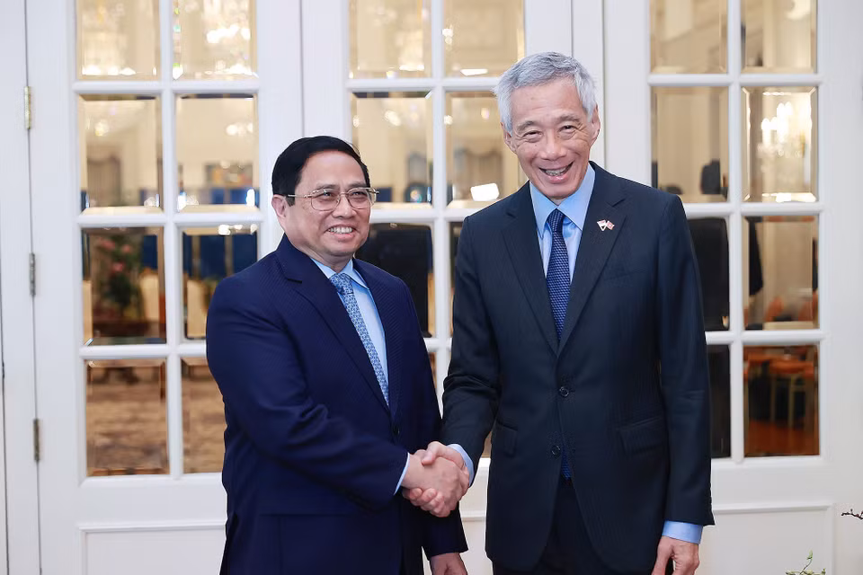 Thủ tướng Phạm Minh Chính hội đàm với Thủ tướng Singapore Lý Hiển Long. (Ảnh: Dương Giang/TTXVN)