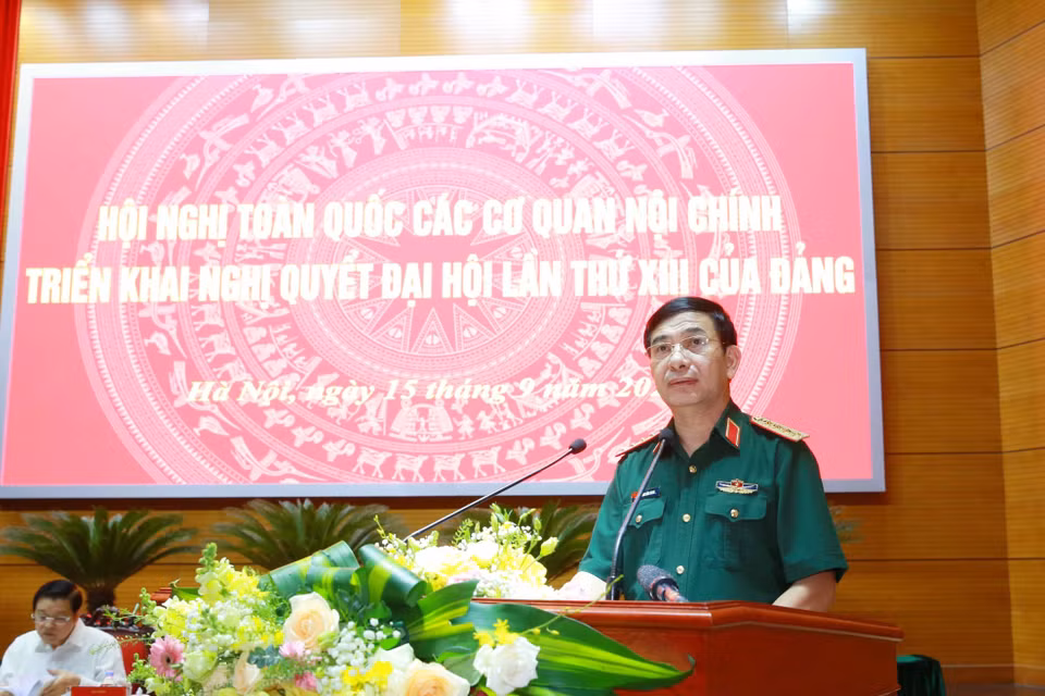 Ông Phan Văn Giang, Ủy viên Bộ Chính trị, Bộ trưởng Bộ Quốc phòng phát biểu tại hội nghị. (Ảnh: Phương Hoa/TTXVN)