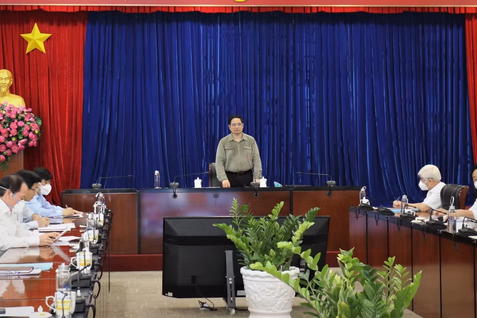 Thủ tướng Chính phủ Phạm Minh Chính, Trưởng Ban chỉ đạo Quốc gia phòng, chống dịch COVID-19 phát biểu tại buổi làm việc với lãnh đạo tỉnh Bình Dương. (Ảnh: TTXVN)