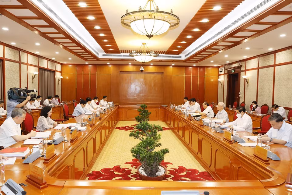 Tổng Bí thư Nguyễn Phú Trọng chủ trì họp Bộ Chính trị để cho ý kiến về Đề án sửa đổi, bổ sung chức năng, nhiệm vụ, quyền hạn của Ban Chỉ đạo Trung ương về phòng, chống tham nhũng. (Ảnh: Trí Dũng/TTXVN)