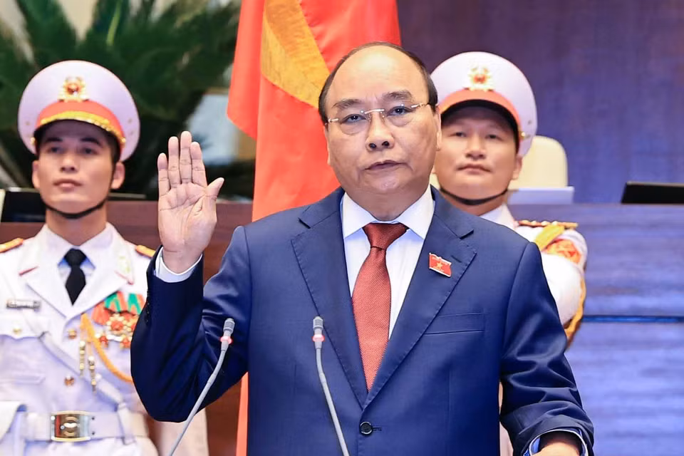 Chủ tịch nước Nguyễn Xuân Phúc tuyên thệ nhậm chức. (Ảnh: Thống Nhất/TTXVN)