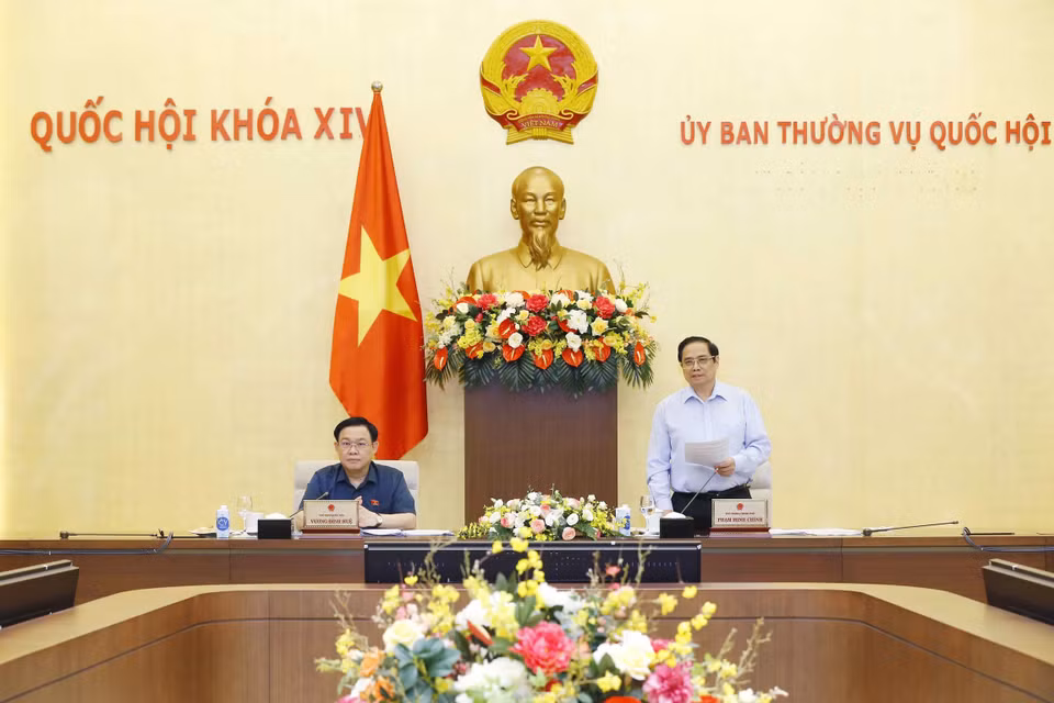 Thủ tướng Phạm Minh Chính và Chủ tịch Quốc hội Vương Đình Huệ đồng chủ trì cuộc họp về công tác chuẩn bị cho Kỳ họp thứ nhất, Quốc hội khóa XV. (Ảnh: Doãn Tấn/TTXVN)