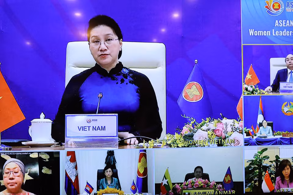 Chủ tịch Quốc hội Nguyễn Thị Kim Ngân, đại diện lãnh đạo nữ Việt Nam tham dự và phát biểu tại hội nghị. (Ảnh: Thống Nhất/TTXVN)