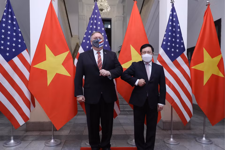 Phó Thủ tướng, Bộ trưởng Bộ Ngoại giao Phạm Bình Minh với Ngoại trưởng Hoa Kỳ Mike Pompeo. (Ảnh: Lâm Khánh/TTXVN)