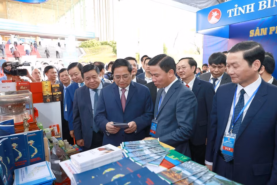  Sáng 5/2, tại thành phố Quy Nhơn, Bình Định, Thủ tướng Phạm Minh Chính chủ trì Hội nghị triển khai Chương trình hành động của Chính phủ thực hiện Nghị quyết số 26-NQ/TW ngày 3/11/2022 của Bộ Chính trị về phát triển kinh tế- xã hội, đảm bảo quốc phòng, an ninh vùng Bắc Trung Bộ và duyên hải Trung Bộ đến năm 2030, tầm nhìn đến năm 2045 và xúc tiến đầu tư vùng. (Ảnh: Dương Giang/TTXVN)