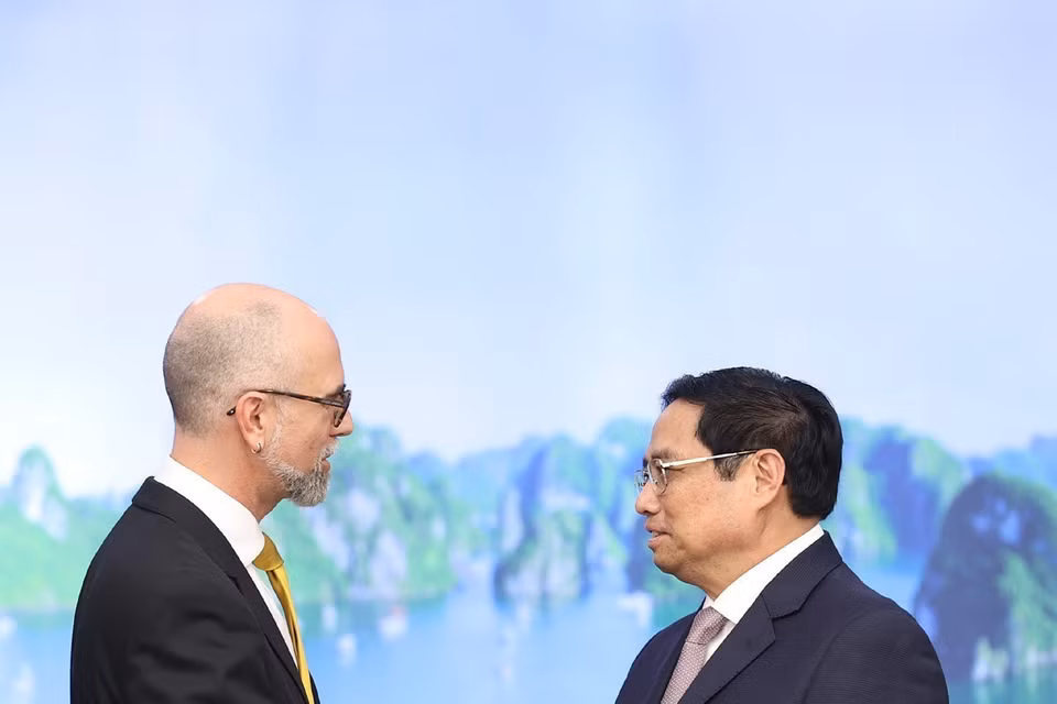 Thủ tướng Phạm Minh Chính tiếp Đại sứ Canada tại Việt Nam Shawn Steil. (Ảnh: Dương Giang/TTXVN)