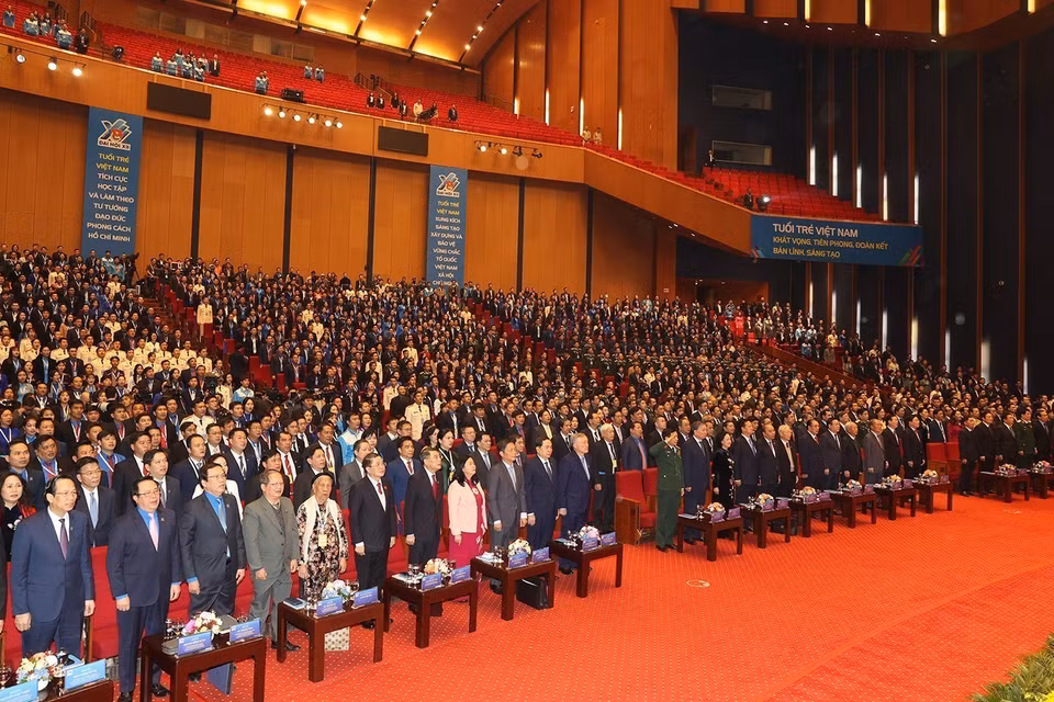 Các vị lãnh đạo, nguyên lãnh đạo Đảng, Nhà nước cùng các đại biểu dự đại hội. (Ảnh: Trí Dũng/TTXVN)
