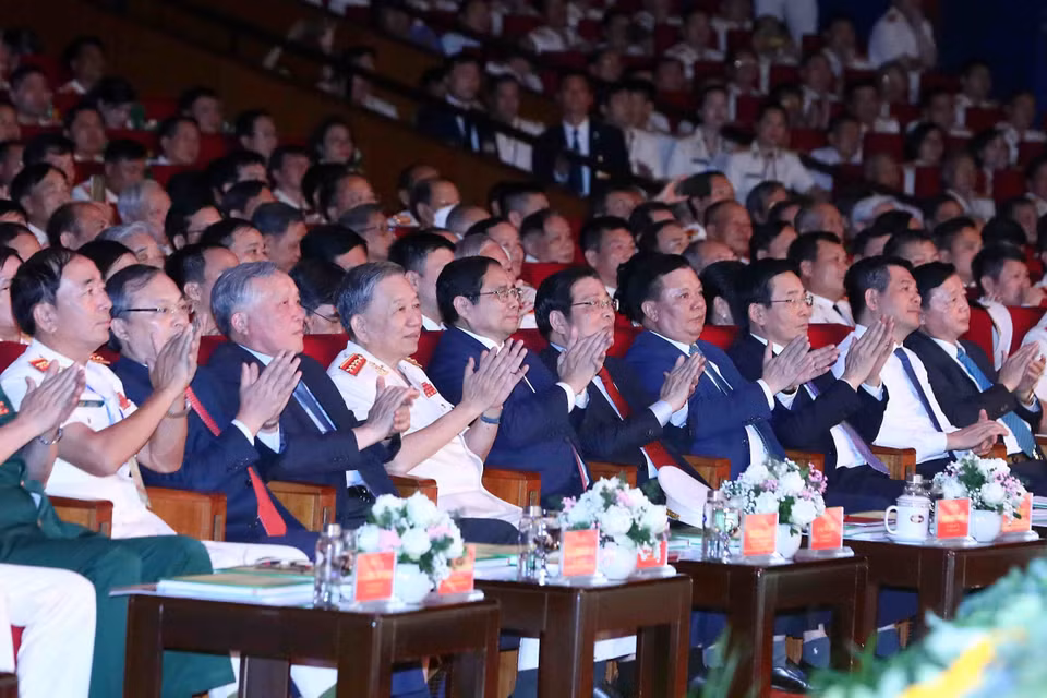 Thủ tướng Chính phủ Phạm Minh Chính và các đại biểu tham dự buổi lễ. (Ảnh: Phạm Kiên/TTXVN)