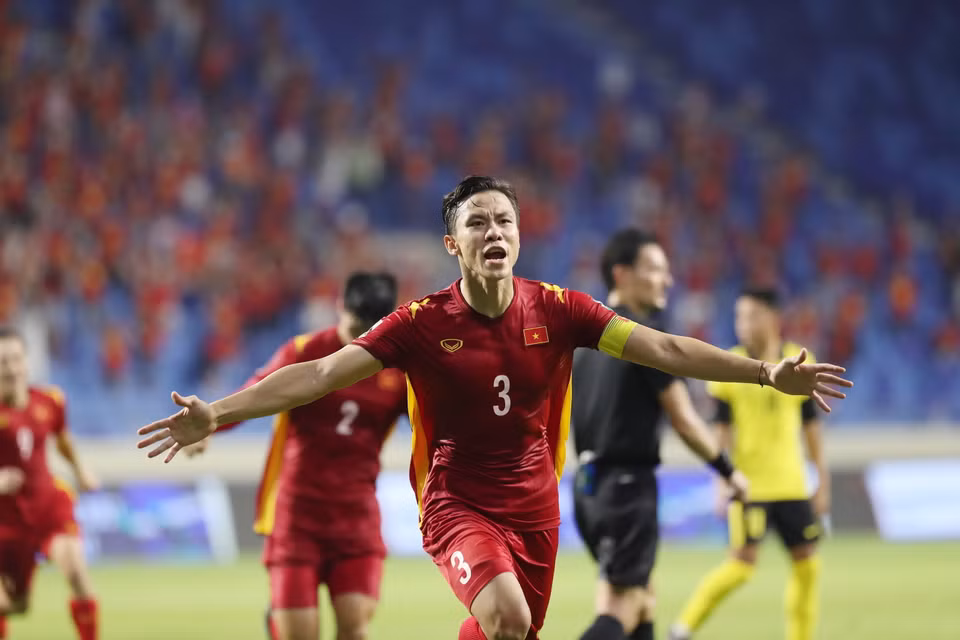 Với chiến thắng chung cuộc 2-1, Việt Nam tiếp tục nắm ngôi đầu bảng G và chạm tay vào tấm vé đi tiếp. (Ảnh: Hoàng Linh/TTXVN)