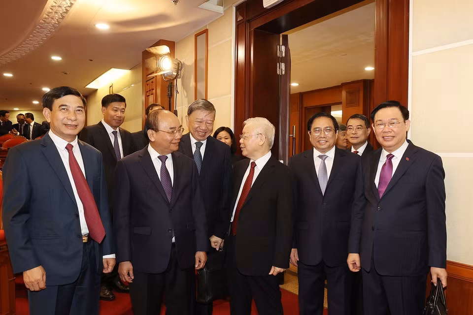 Tổng Bí thư Nguyễn Phú Trọng và các đồng chí lãnh đạo Đảng, Nhà nước với đại biểu dự khai mạc hội nghị. (Ảnh: Trí Dũng/TTXVN)
