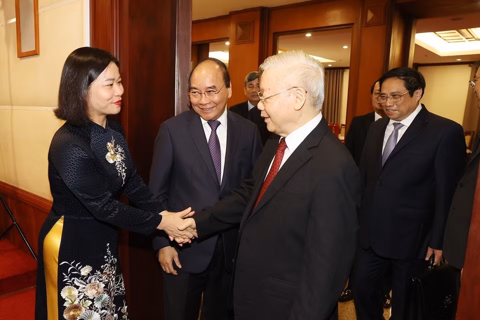 Tổng Bí thư Nguyễn Phú Trọng và các đồng chí lãnh đạo Đảng, Nhà nước với đại biểu dự khai mạc hội nghị. (Ảnh: Trí Dũng/TTXVN)
