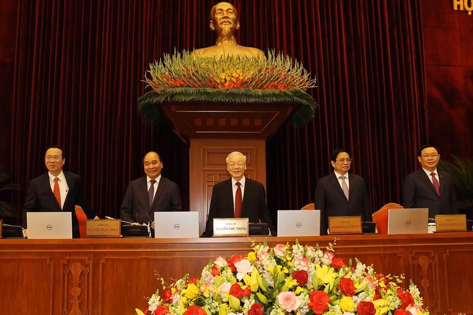 Tổng Bí thư Nguyễn Phú Trọng và các lãnh đạo Đảng, Nhà nước dự khai mạc hội nghị lần thứ sáu Ban Chấp hành Trung ương Đảng khoá XIII. (Ảnh: Trí Dũng/TTXVN)
