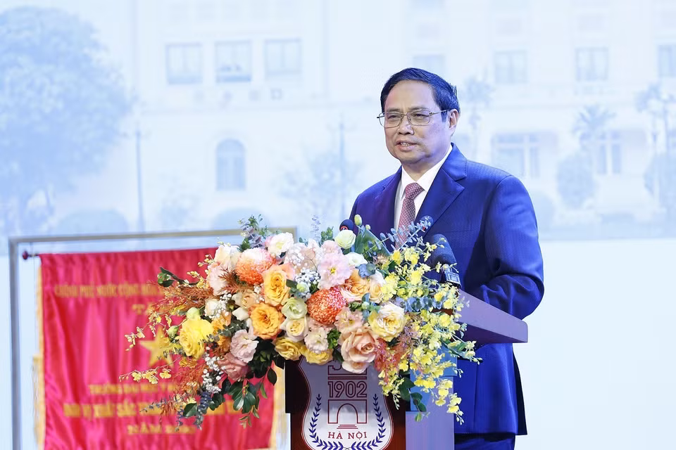 Thủ tướng Phạm Minh Chính phát biểu chúc mừng Trường Đại học Y Hà Nội. (Ảnh: Dương Giang/TTXVN)