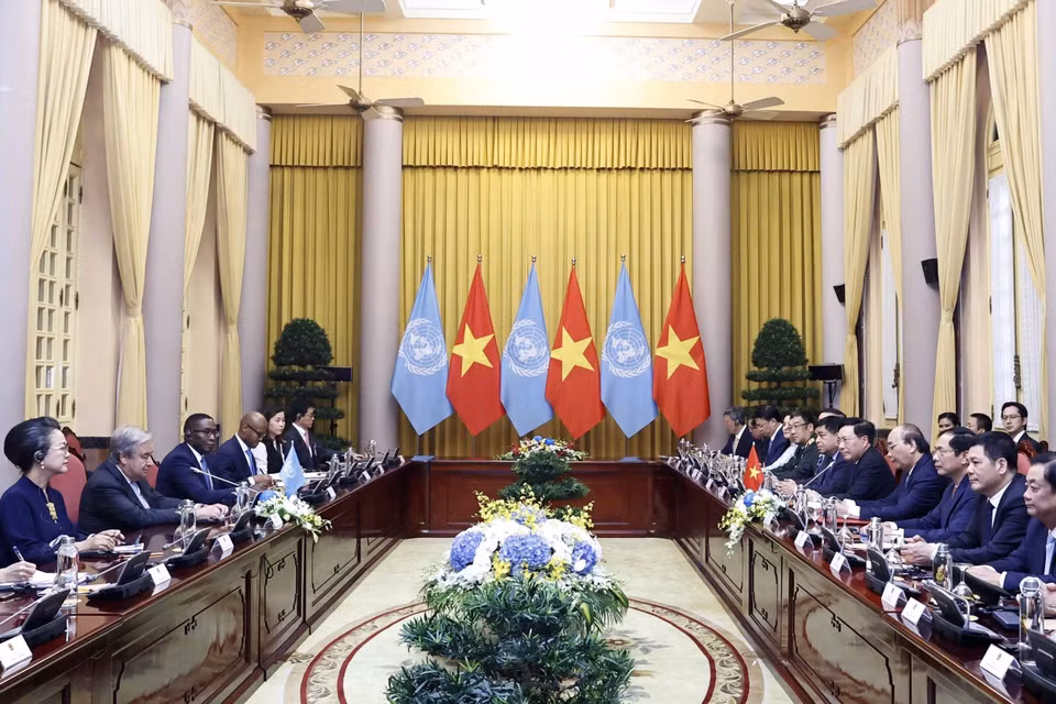 Chủ tịch nước Nguyễn Xuân Phúc hội đàm với Tổng Thư ký Liên hợp quốc António Guterres. (Ảnh: Lâm Khánh/TTXVN)