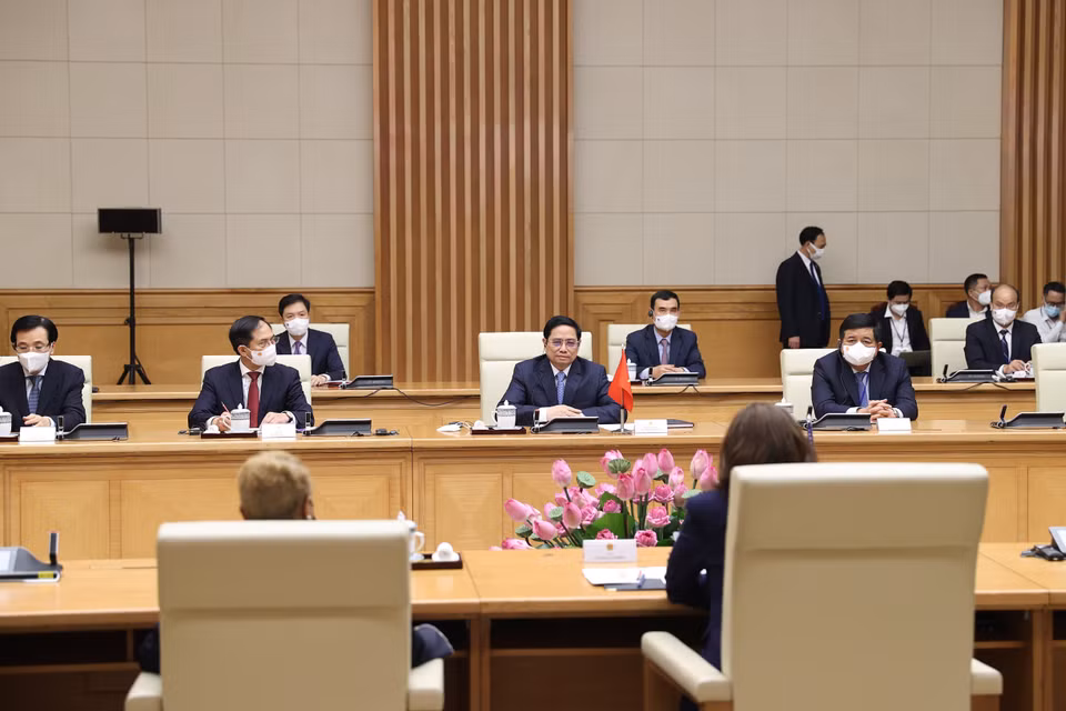 Thủ tướng Phạm Minh Chính và các thành viên đoàn Việt Nam tại buổi tiếp. (Ảnh: Dương Giang/TTXVN)