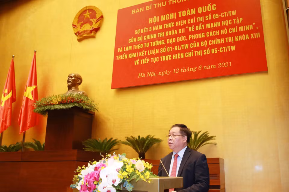 Ông Nguyễn Trọng Nghĩa, Bí thư Trung ương Đảng, Trưởng Ban Tuyên giáo Trung ương, phát biểu khai mạc hội nghị. (Ảnh: Phương Hoa/TTXVN)