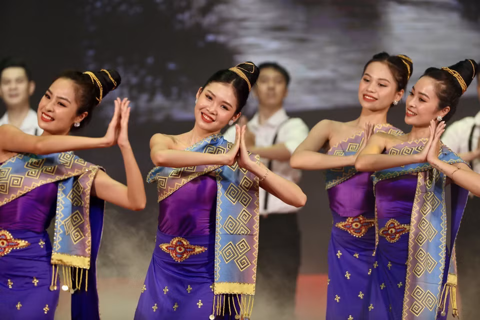 Chương trình nghệ thuật chào mừng lễ kỷ niệm. (Ảnh: Lâm Khánh/TTXVN)