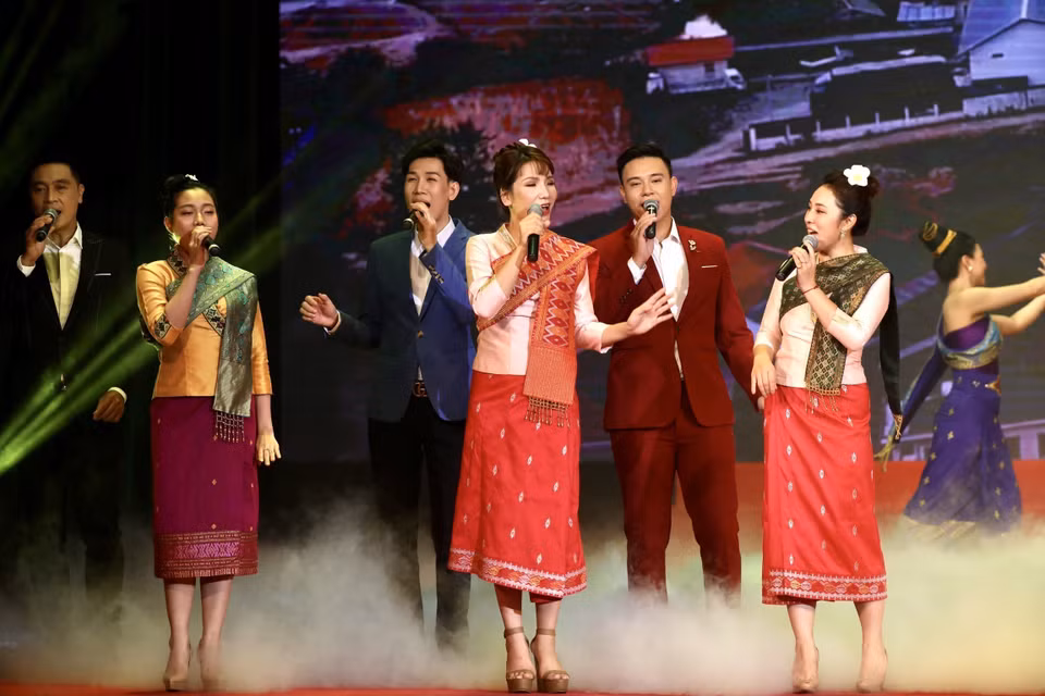 Chương trình nghệ thuật chào mừng lễ kỷ niệm. (Ảnh: Lâm Khánh/TTXVN)