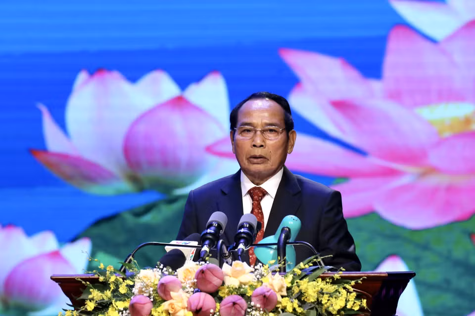 Thường trực Ban Bí thư, Phó Chủ tịch nước Lào Bounthong Chitmany đọc diễn văn tại lễ kỷ niệm. (Ảnh: Lâm Khánh/TTXVN)