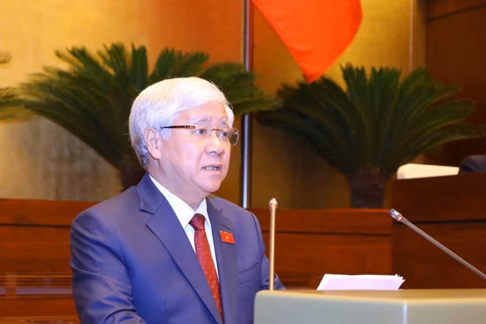 Chủ tịch Ủy ban Trung ương Mặt trận Tổ quốc Việt Nam Đỗ Văn Chiến trình bày Báo cáo Tổng hợp Ý kiến, Kiến nghị của Cử tri và Nhân dân gửi đến Kỳ họp thứ 6, Quốc hội khóa XV. (Ảnh: Văn Điệp/TTXVN)