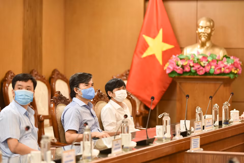 Đại biểu dự chương trình tại điểm cầu Bộ Giáo dục và Đào tạo trong chương trình phát động. (Ảnh: Thanh Tùng/TTXVN)