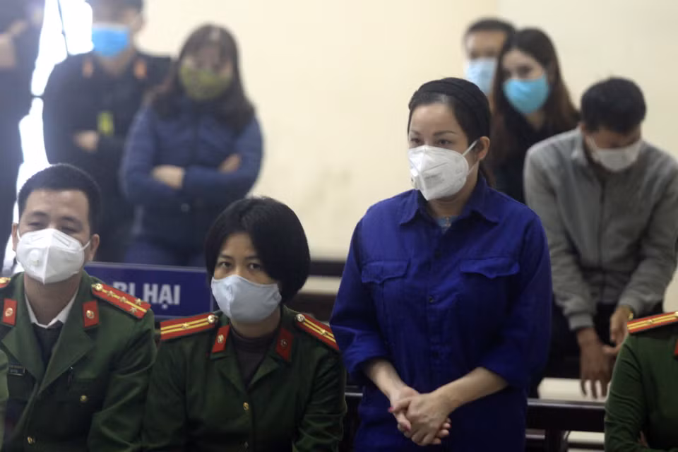 Đối tượng Nguyễn Thị Dương - vợ Đường Nhuệ tại phiên xét xử. (Ảnh: Thế Duyệt/TTXVN)