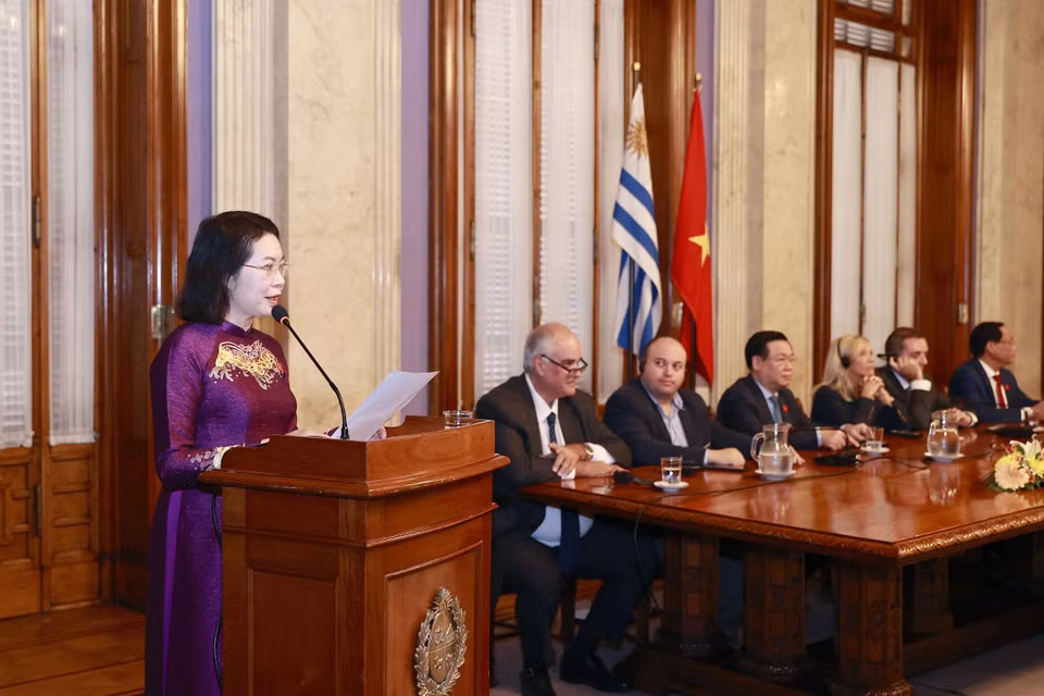 Bà Mai Thị Phương Hoa, Phó chủ nhiệm Ủy ban Tư pháp, Nhóm Nghị sỹ hữu nghị Việt Nam-Đông Uruguay phát biểu. (Ảnh: Doãn Tấn/TTXVN)