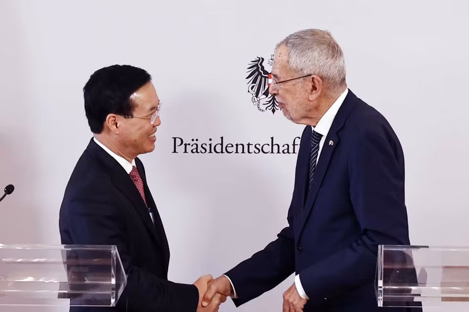 Chủ tịch nước Võ Văn Thưởng và Tổng thống Cộng hòa Áo Alexander Van der Bellen tại buổi gặp gỡ báo chí. (Ảnh: Thống Nhất/TTXVN)