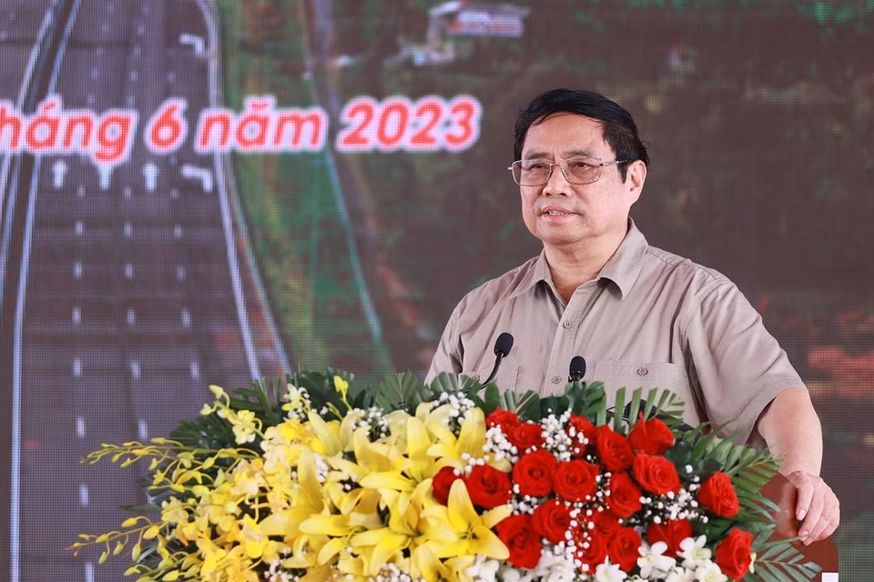 Thủ tướng Phạm Minh Chính phát lệnh khởi công Dự án tuyến Đường bộ Cao tốc Sóc Trăng-Cần Thơ-Châu Đốc giai đoạn 1. (Ảnh: Dương Giang/TTXVN)
