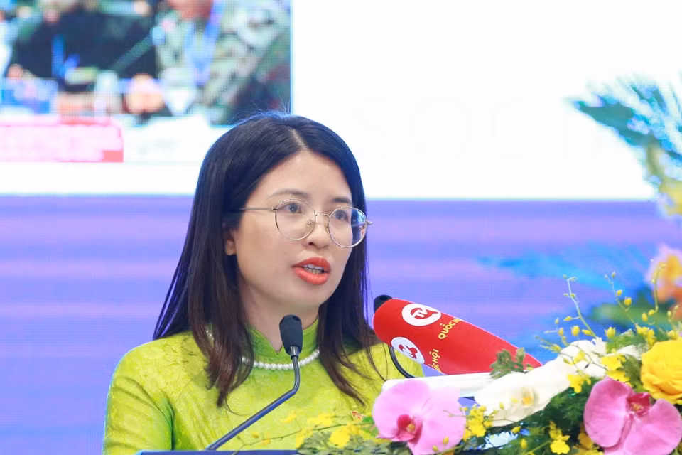 Đại biểu Quốc hội Việt Nam Nguyễn Thị Hà trình bày Báo cáo tóm tắt của Phiên thảo luận. (Ảnh: TTXVN)