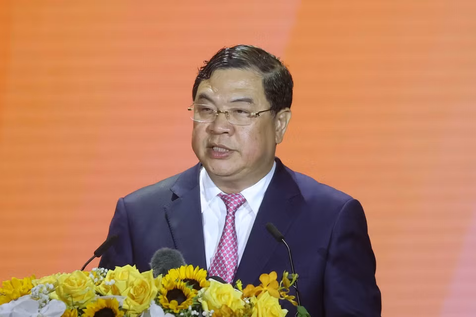 Ông Phạm Gia Túc, Ủy viên Trung ương Đảng, Bí thư Tỉnh ủy Nam Định đọc diễn văn kỷ niệm. (Ảnh: Thống Nhất/TTXVN)