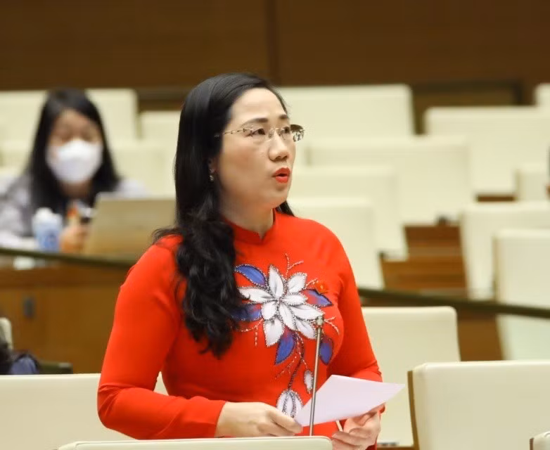 Đại biểu Quốc hội tỉnh Bắc Kạn Nguyễn Thị Thủy phát biểu.(Ảnh: Văn Điệp/TTXVN)