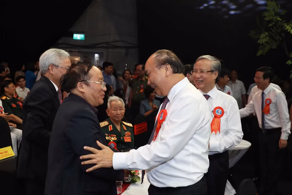  Thủ tướng Nguyễn Xuân Phúc và các lãnh đạo Đảng, Nhà nước tham dự Chương trình. (Ảnh: Thống Nhất/TTXVN)