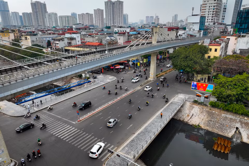 Hiện nay, Vành đai 2 chỉ còn mảnh ghép giữa tuyến là Cầu Giấy - Ngã Tư Sở là có thể khép kín đường vành đai. (Ảnh: PV/Vietnam+)