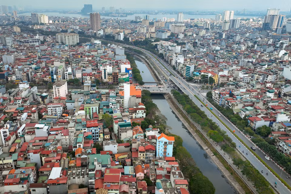 Với tổng chiều dài là 43,6 km, đường vành đai 2 sẽ chạy qua địa bàn 8 quận huyện: Long Biên, Thanh Xuân, Hai Bà Trưng, Đống Đa, Ba Đình, Tây Hồ, Cầu Giấy, Đông Anh. (Ảnh: PV/Vietnam+)