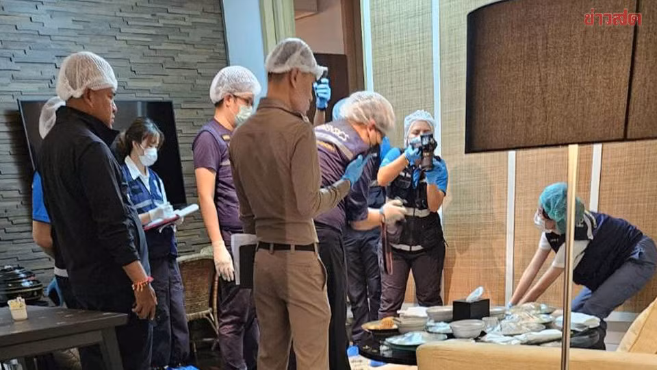 Cảnh sát khám nghiệm hiện trường tại phòng khách sạn Grand Hyatt Erawan ở quận Pathum Wan, Bangkok