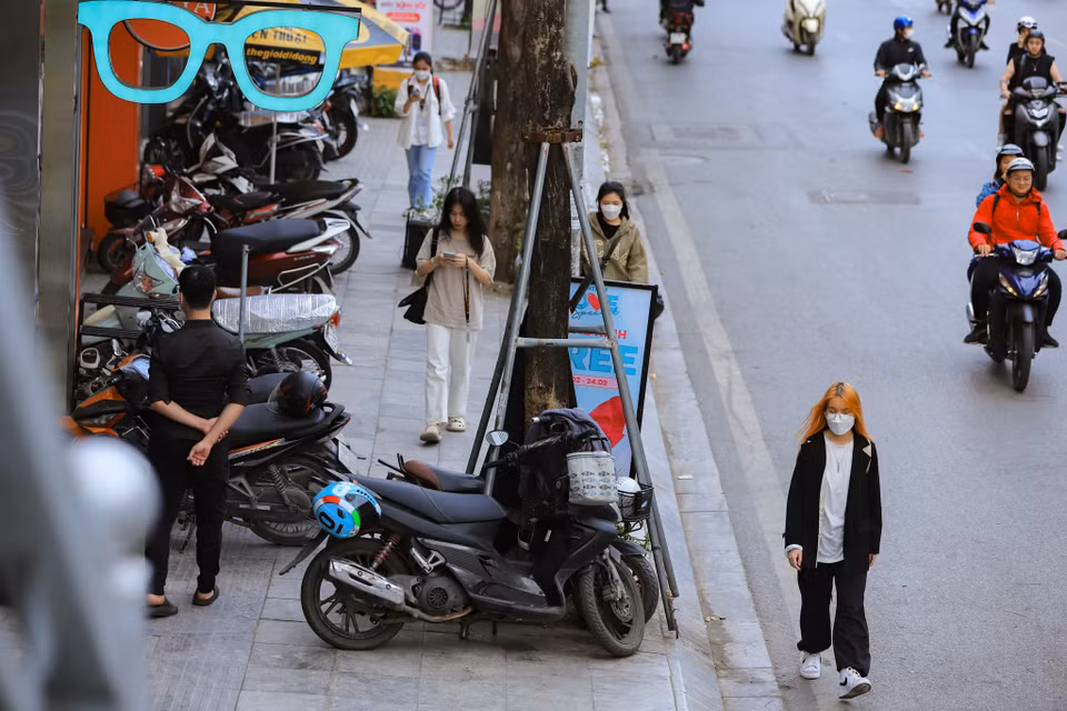 Được biết, cơ quan chức năng thành phố sẽ kiểm tra quyết liệt nhằm phát hiện, xử lý 100% hành vi vi phạm trên lĩnh vực trật tự, an toàn giao thông, đô thị, công cộng để tạo tính răn đe. (Ảnh: Hoài Nam/Vietnam+)