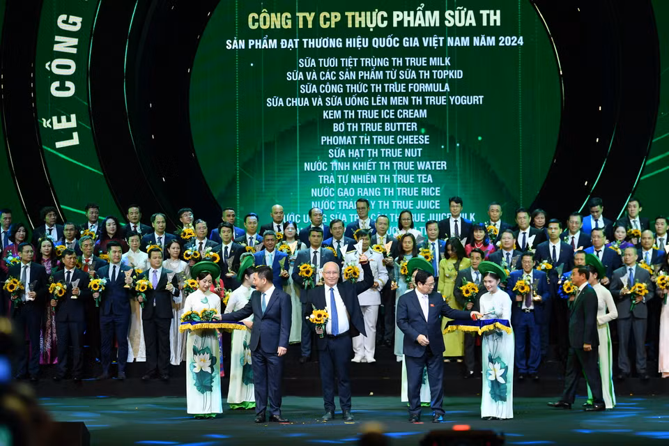 Lễ Công bố là dịp ghi nhận và vinh danh các sản phẩm có chất lượng hàng đầu, có hàm lượng khoa học công nghệ cao, có uy tín trên thị trường và đại diện cho Thương hiệu Quốc gia Việt Nam trên trường quốc tế. (Ảnh: Hoài Nam/Vietnam+)