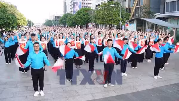 “Lên đàng” lập kỷ lục đồng ca đông nhất Việt Nam