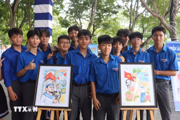 Triển lãm hơn 100 tư liệu, hình ảnh “Hoàng Sa, Trường Sa của Việt Nam”
