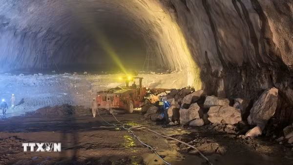 Thi công thủy điện tích năng đầu tiên của Việt Nam