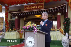 Đại sứ Việt Nam tại Cộng hòa LB Đức Nguyễn Đắc Thành phát biểu tại Đại lễ. (Ảnh: Thu Hằng/TTXVN tại Đức)
