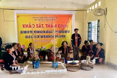Nhà văn hóa bản Xốp Pu, xã Yên Na, Nghệ An là nơi diễn ra các hoạt động luyện tập văn nghệ, dân ca, dân vũ của dân tộc Khơ Mú, tổ chức các lớp truyền dạy nghề truyền thống, sinh hoạt câu lạc bộ hoặc các hoạt động cộng đồng của bà con. (Ảnh: TTXVN phát)