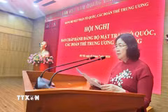 Ủy viên Bộ Chính trị, Bí thư Trung ương Đảng, Bí thư Đảng ủy Mặt trận Tổ quốc, các đoàn thể Trung ương, Chủ tịch Ủy ban Trung ương MTTQ Việt Nam Bùi Thị Minh Hoài phát biểu kết luận hội nghị. (Ảnh: Phúc Hằng/TTXVN)