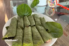 Chả lá lốt - Món ăn thấm đẫm hồn quê và nếp sống người Việt, tiếng thơm bay xa vượt ra ngoài biên giới với xưng danh "món ăn ngon nhất hành tinh". (Ảnh: Thái Hà/Vietnam+)