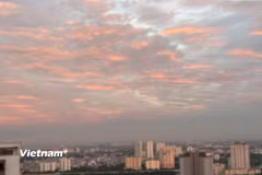 Ngắm trọn khoảnh khắc bình minh và hoàng hôn trên bầu trời Hà Nội
