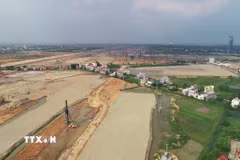 Một góc công trường xây dựng sân bay Gia Bình nhìn từ trên cao. (Ảnh: Việt Hùng/TTXVN)