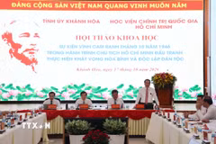 Hội thảo gắn nghiên cứu khoa học với giáo dục truyền thống cách mạng. (Ảnh: Đặng Tuấn/TTXVN) 