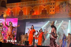 Ấn Độ: Lễ hội Dussehra tái hiện giao tranh giữa thần Rama và quỷ vương Ravana