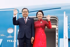 Chủ tịch Quốc hội Trần Thanh Mẫn và Phu nhân rời Hà Nội, lên đường thăm chính thức Hàn Quốc và Mông Cổ. (Ảnh: Doãn Tấn/TTXVN)